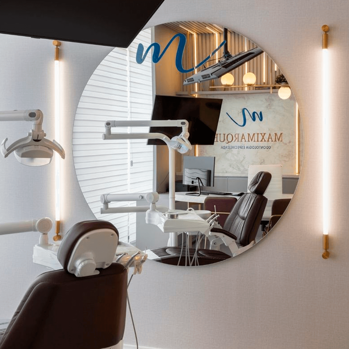 Maximarques Odontologia | Implantes e Dentista em Gaspar 37.