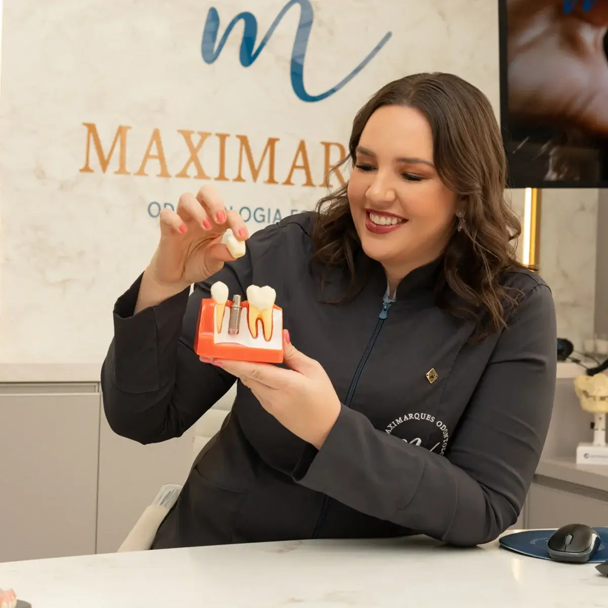 Maximarques Odontologia | Implantes e Dentista em Gaspar 39.